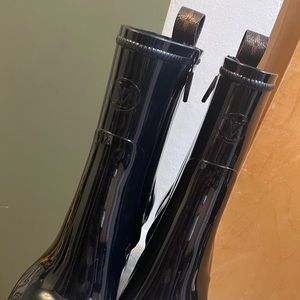 LOUIS VUITTON SILHOUETTE ANKLE BOOT